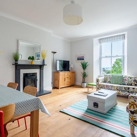 Manacles - Spacious Flat Near Beach With Sea Views & Parking Falmouth Exterior photo