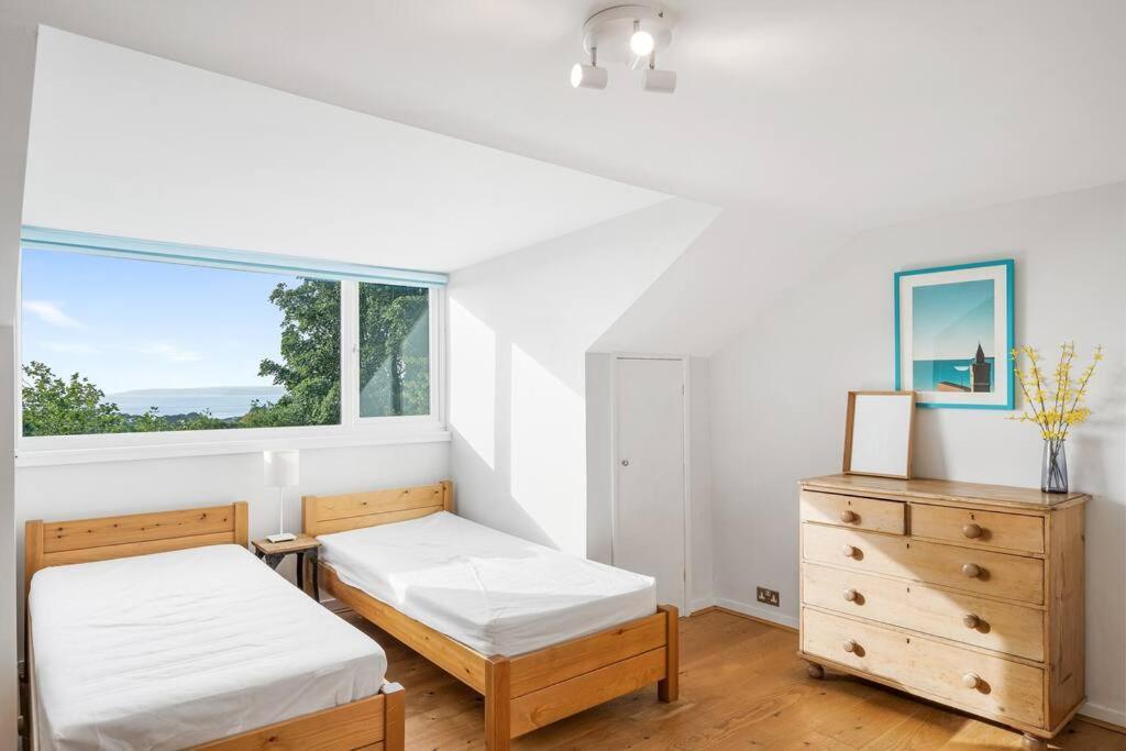 Manacles - Spacious Flat Near Beach With Sea Views & Parking Falmouth Exterior photo