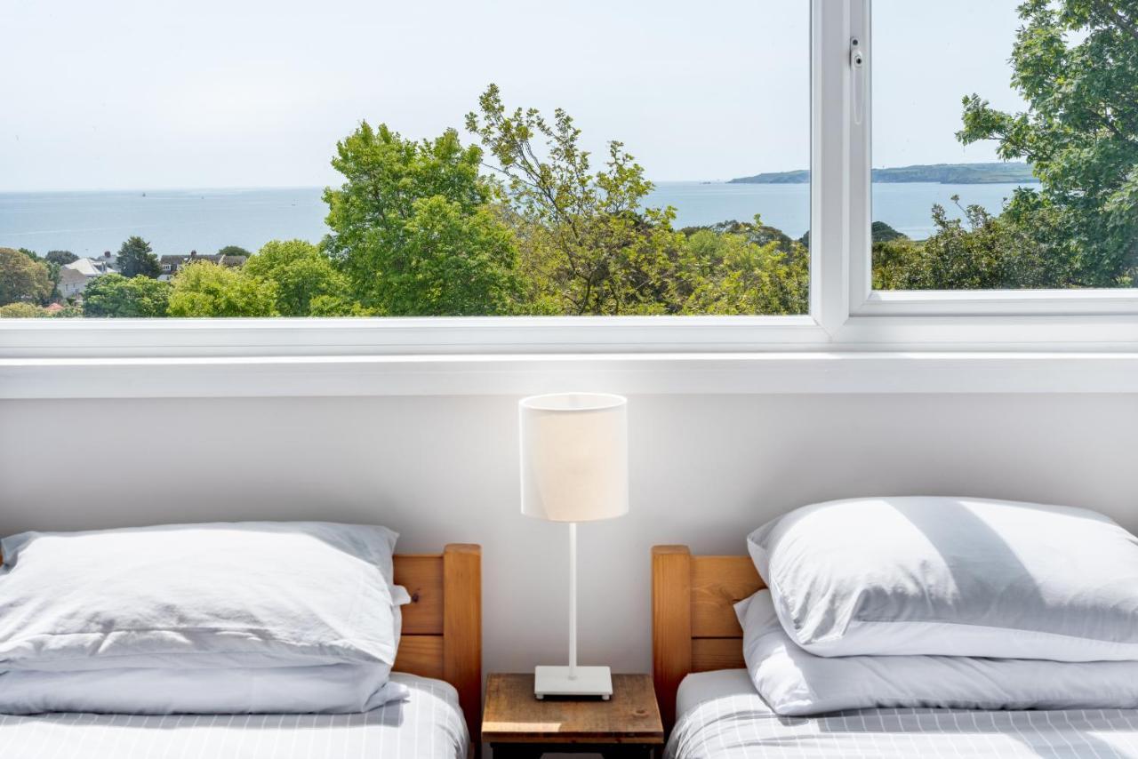 Manacles - Spacious Flat Near Beach With Sea Views & Parking Falmouth Exterior photo