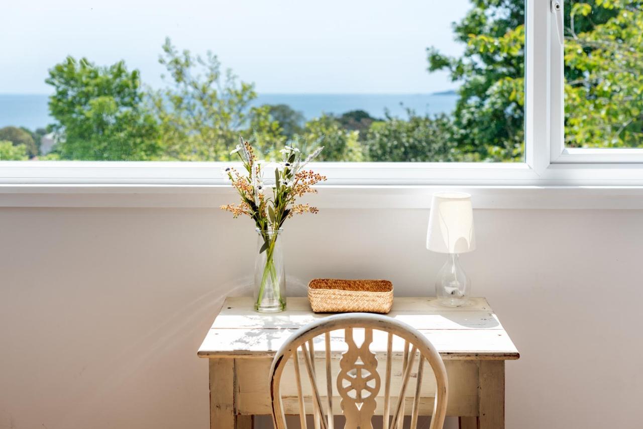 Manacles - Spacious Flat Near Beach With Sea Views & Parking Falmouth Exterior photo